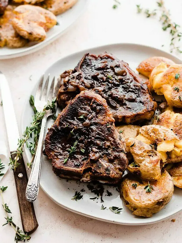 Lamb Chops with Shallot & Thyme Pan Sauce