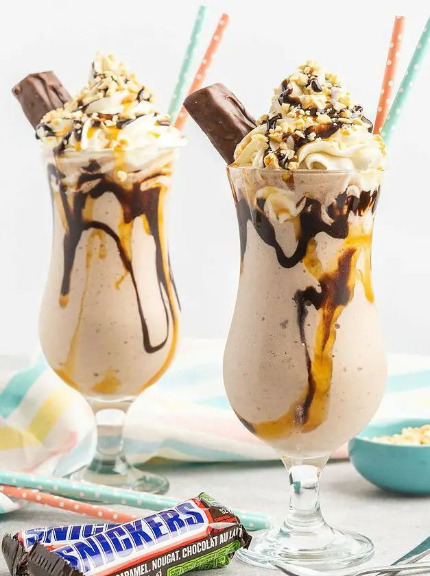 Easy Snickers Milkshake