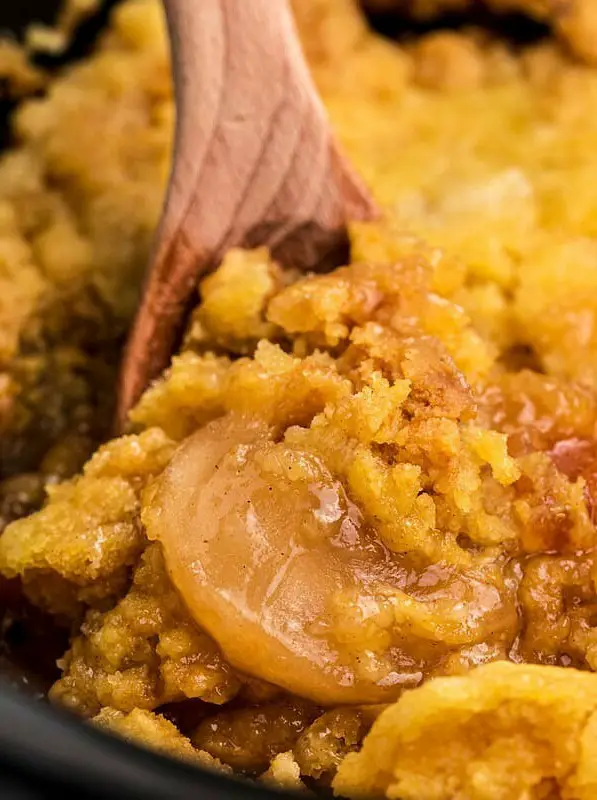 Slow Cooker Apple Dump Cake