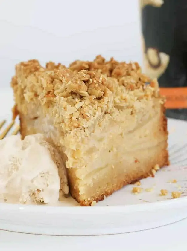 Apple Crumble Cake