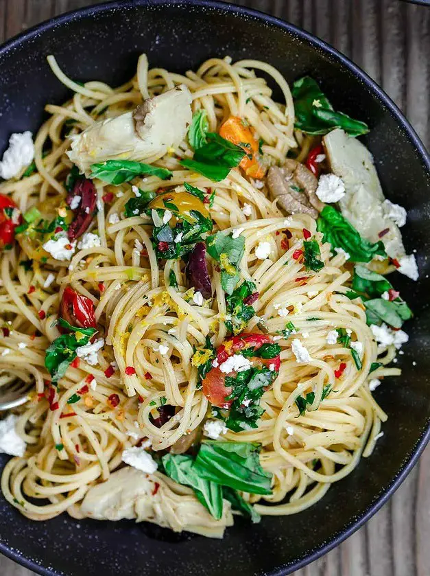 Simple Mediterranean Olive Oil Pasta