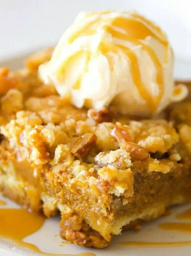 Old-Fashioned Pumpkin Dump Cake