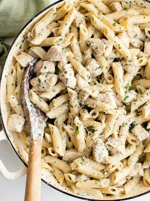 Creamy Garlic Penne Pasta with Chicken