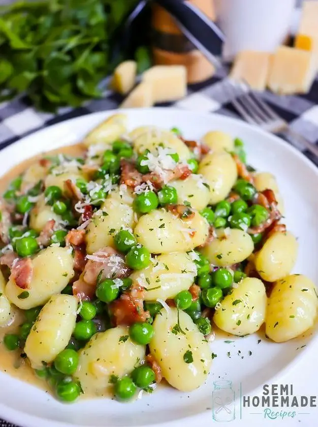 Gnocchi Carbonara