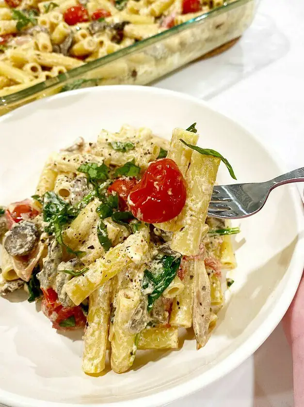 Baked Feta Pasta with Mushroom and Spinach