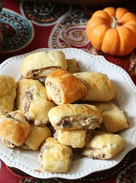 Mushroom and Cream Cheese Crescent Rolls Bites